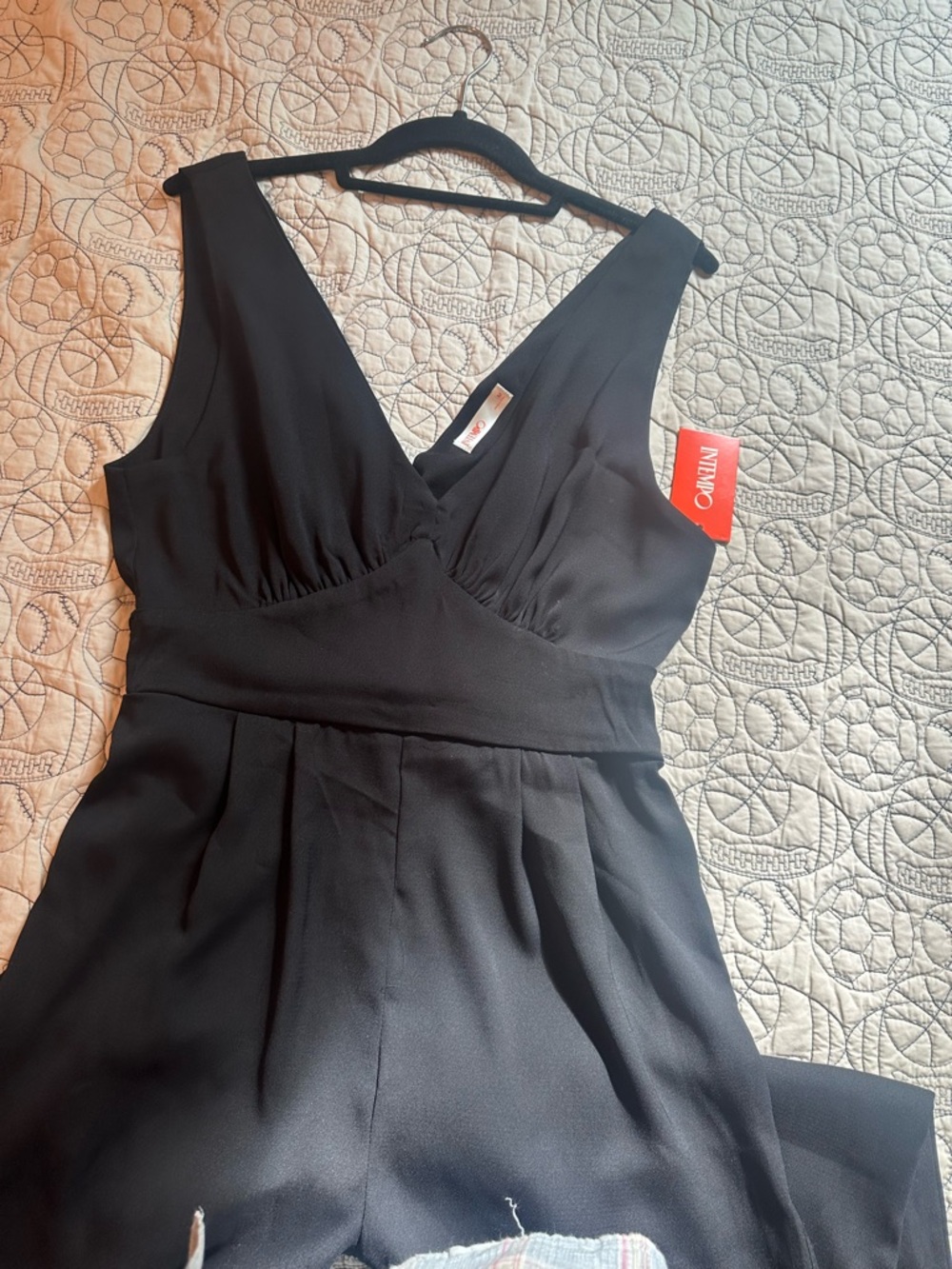 INTEMPO Classic Black V-Neck jumpsuit Dress with Defined Waist - Picture 4 of 5